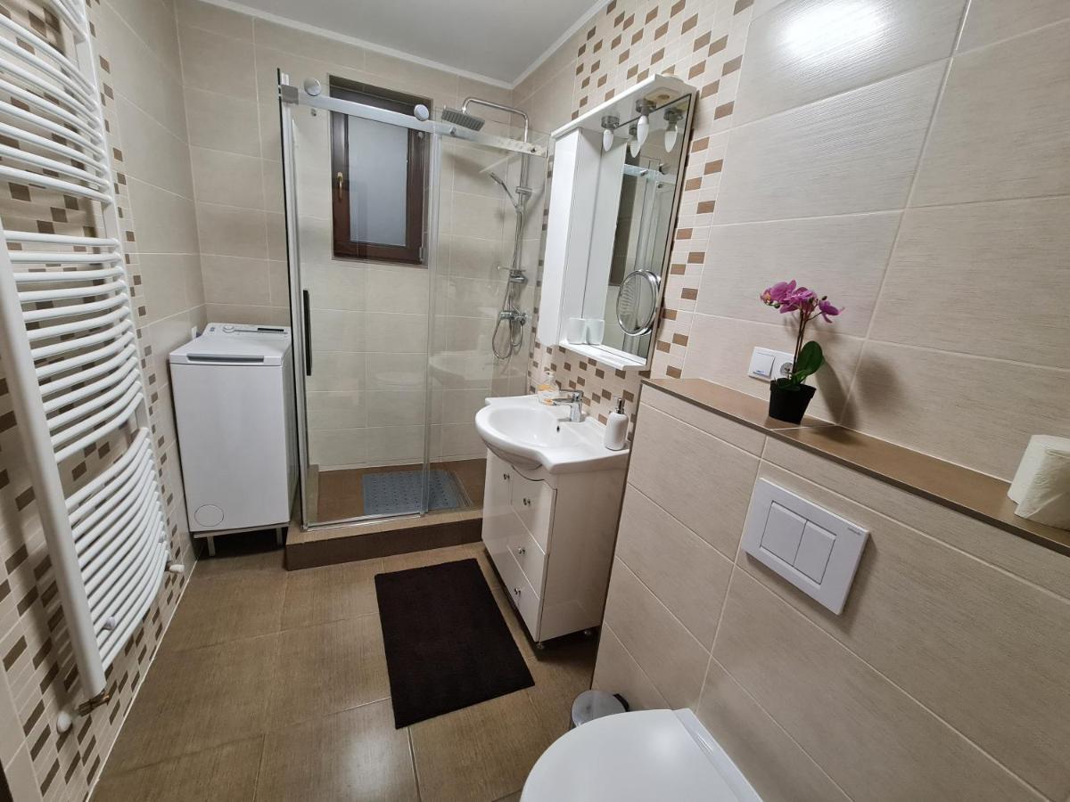 Select Center Apartment