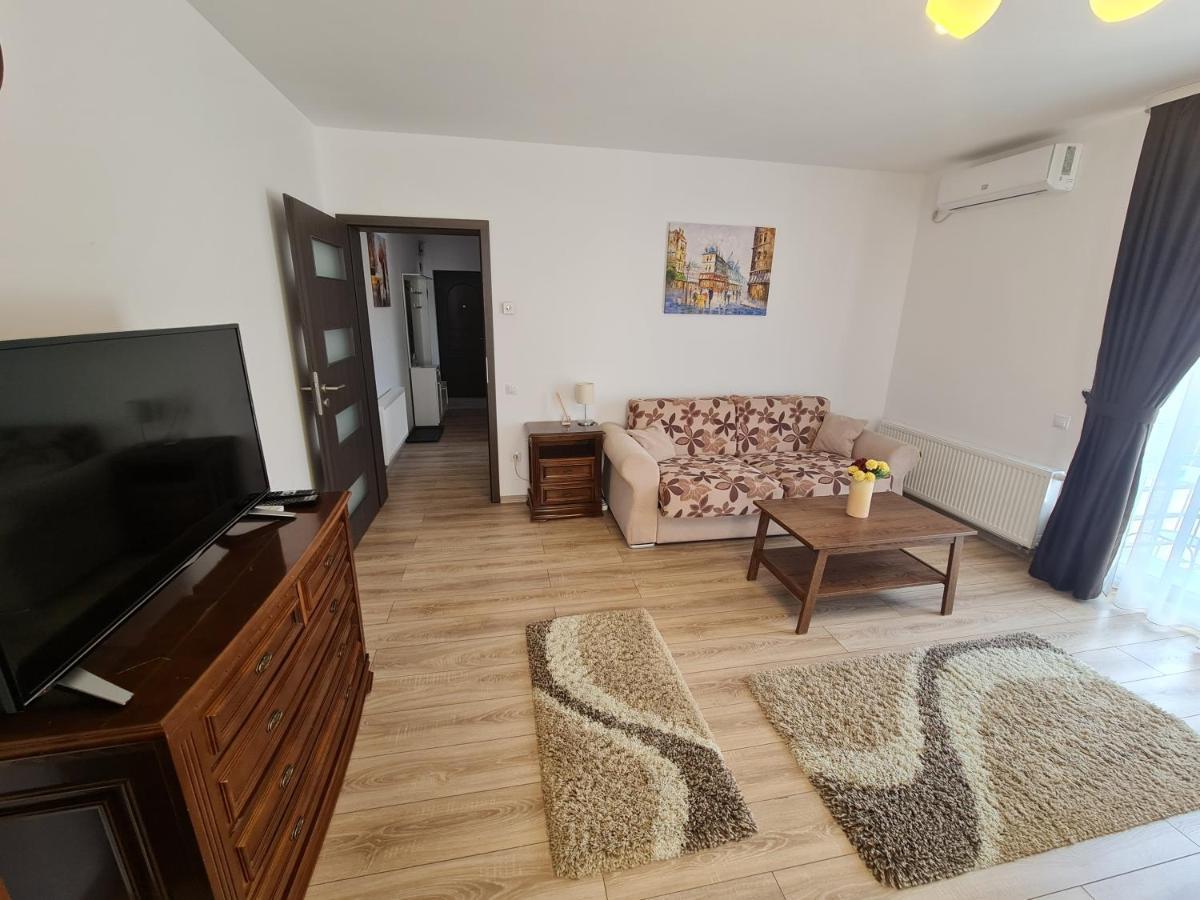 Select Center Apartment